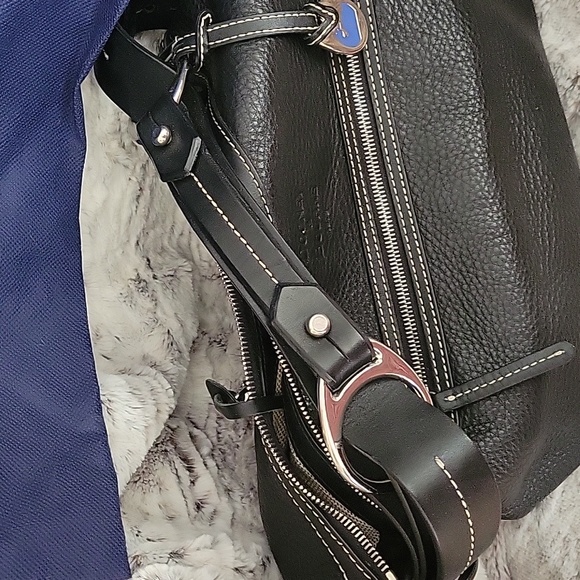 Dooney and Bourke ladies black  shoulder bag - Picture 2 of 8